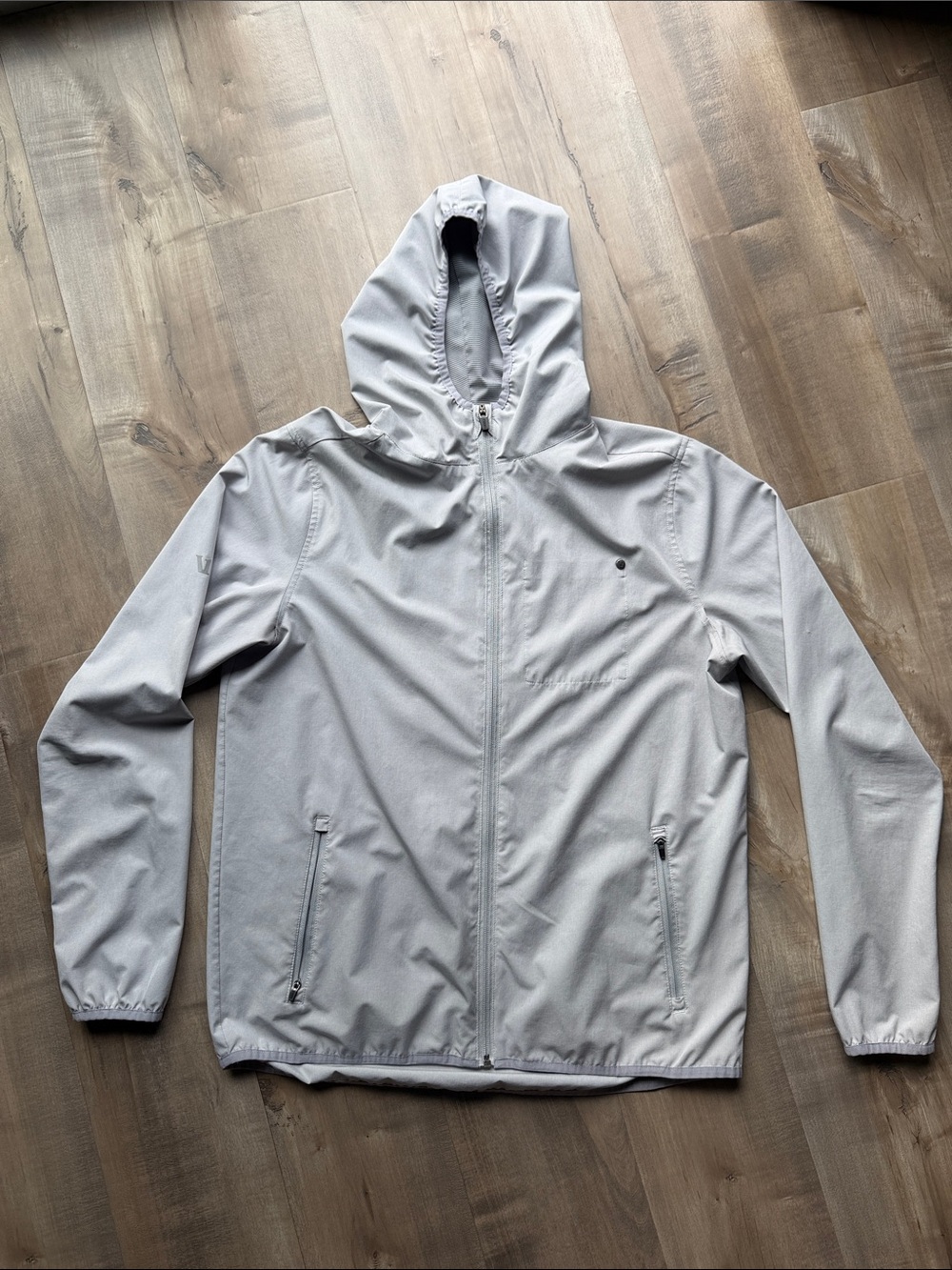 Vuori Men's Light Gray Men's Hooded Windbreaker Jacket - Medium